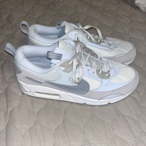 Women’s Nike 90 Futura